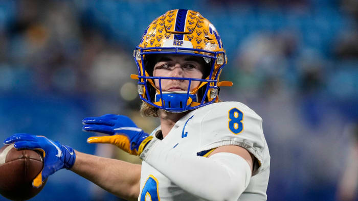 Kenny Pickett Pittsburgh Senior Bowl Atlanta Falcons